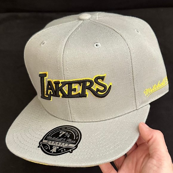 Mitchell & Ness Los Angeles Lakers 50th Anniversary Fitted‎ 7 3/4 - Picture 1 of 6